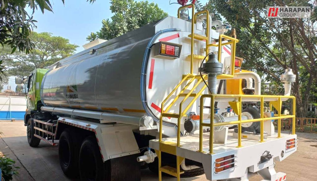 7 Tips Aman Mengendarai Water Truck