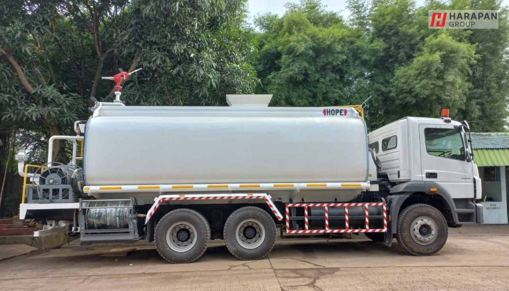 7 Tips Aman Mengendarai Water Truck